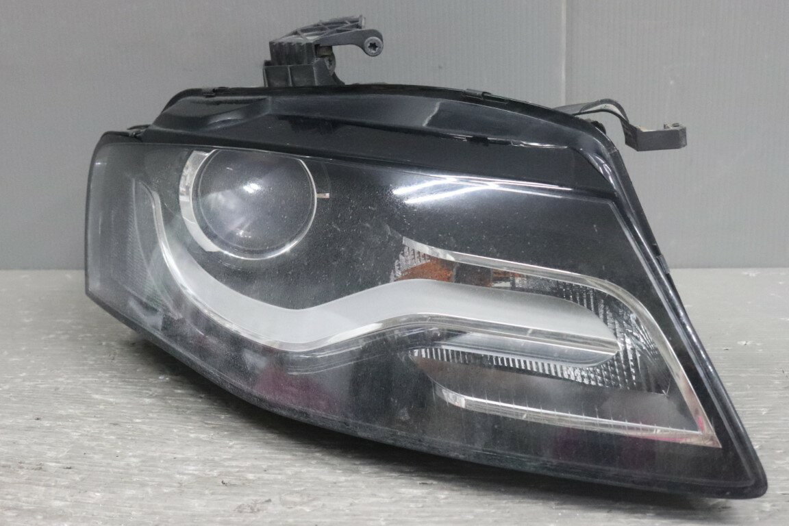 アウディ A4 アバント 2.0 TSFI クワトロ 右H 前期(8KCDNF B8) 純正 AL 破損無 動作保証 右 ヘッドライト HID バラスト レベ付 キセノン ヘッドランプ 8K0 941 004 Q 0 301 240 672 p052588 中古20250205