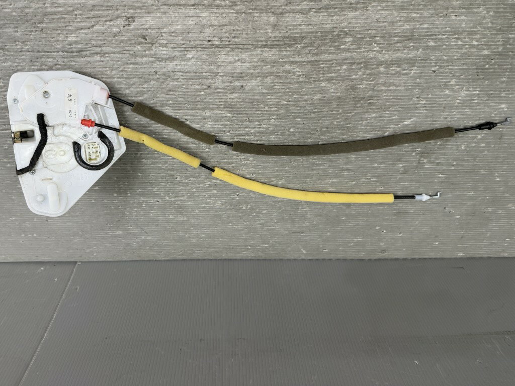 マツダ ND ロードスター S スペシャルパッケージ(ND5RC) 純正 右 ドアロック アクチュエーター ソレノイド p052628 中古20250208