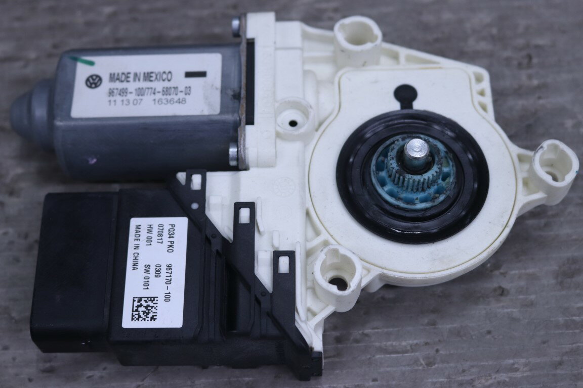 VW ニュービートル 2.0 右H 後期(9CAZJ 9C) 純正 破損無 左 パワーウィンドウレギュレーターモーター 1C1 959 802 D p060739 中古20260207