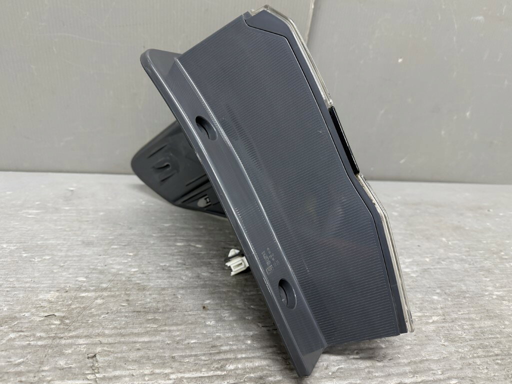 ヴェルファイア 2.4Z 前期(ANH20 ANH20W-NFXSK) 純正 コイト 破損無 動作保証 右 テールランプ LED点灯OK テールライト 58-29 p060773 中古20260209