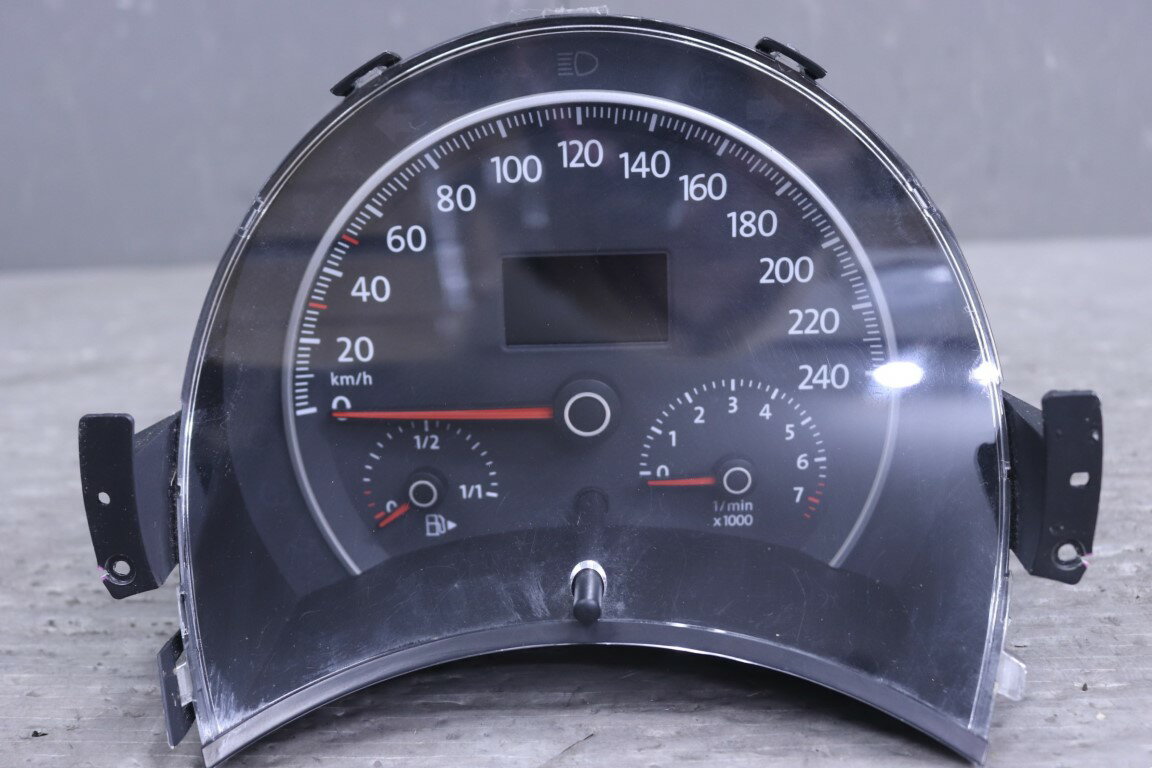 VW ニュービートル 2.0 右H 後期(9CAZJ 9C) 純正 動作保証 スピードメーター タコメーター 73265km p060799 中古20260212