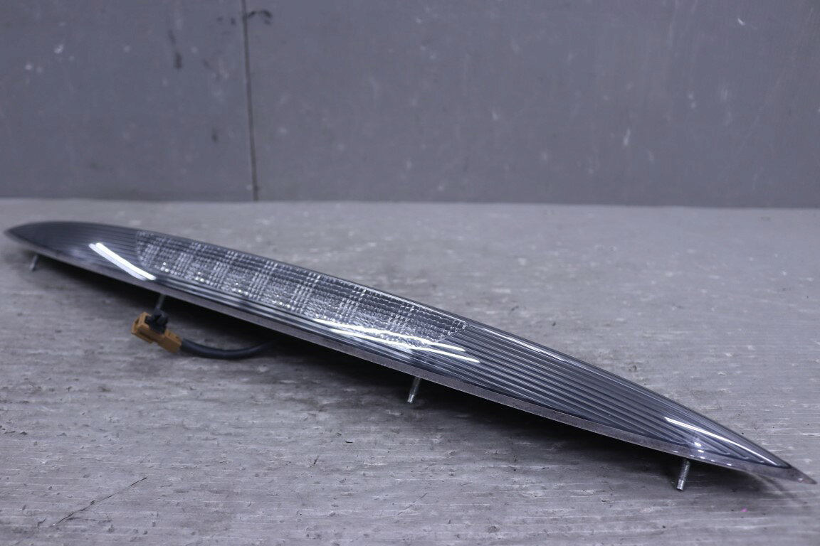 【Koito製】純正品 日産セレナC26後期 ハイマウントストップランプ 日産 純正 セレナ 《 C26 》 ハイマウントストップランプ 26590-1VA1D