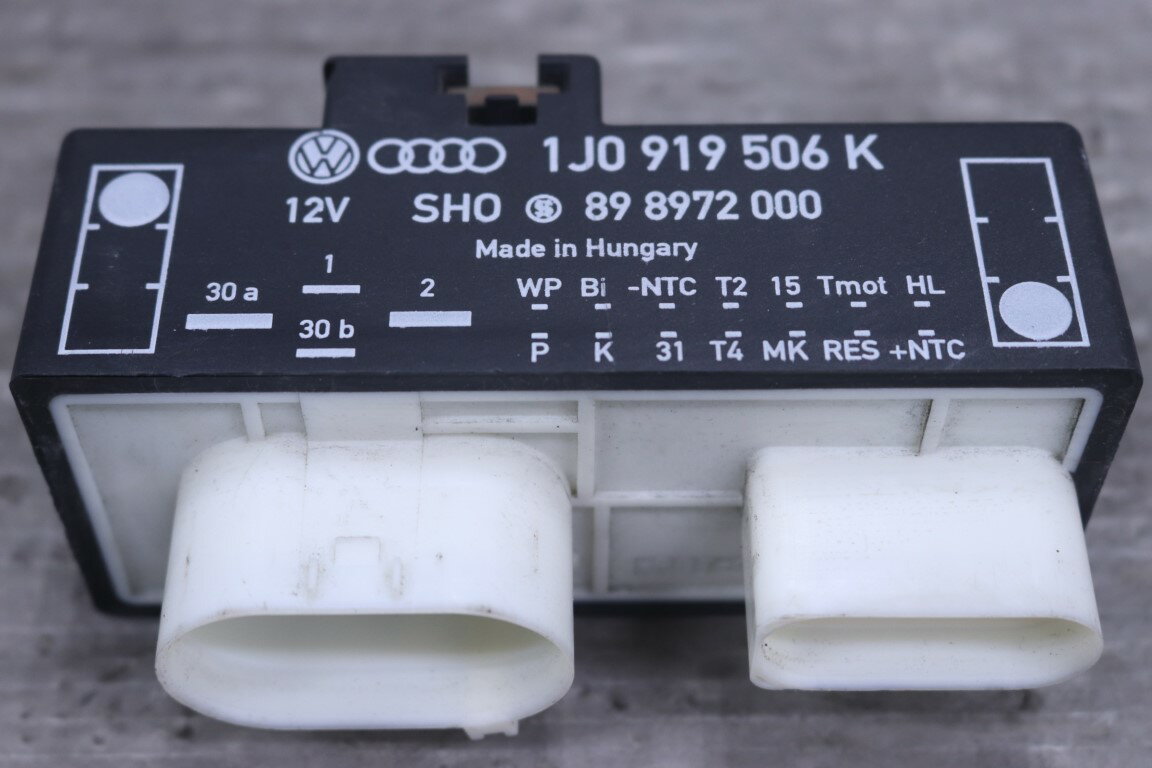 VW ニュービートル 2.0 右H 後期(9CAZJ 9C) 純正 破損無 電動ファン コントロールユニット 1J0 919 506 K p060823 中古20260214