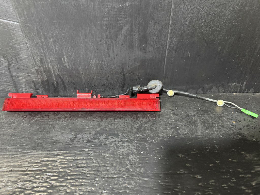 エリシオン VG 前期(RR3) 純正 スタンレー 破損無 動作保証 ハイマウントストップランプ P4151 p060839 中古20260214