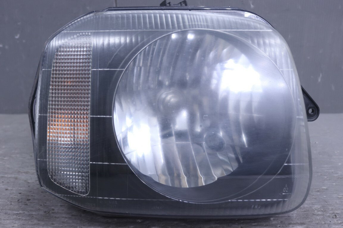 ジムニー 4型 AT FIS フリースタイル ワールドカップリミテッド(JB23W JXGR-SED4) 純正 コイト 破損無 動作保証 右 ヘッドライト ハロゲン ヘッドランプ 100-32081 p060871 中古20260218