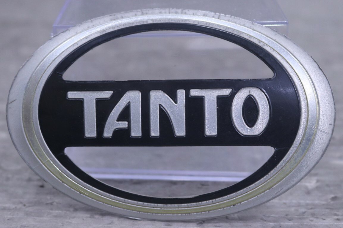 タント Xリミテッド スペシャル 前期(L375S) 純正 破損無 フロント エンブレム オプション p060880 中古20260218