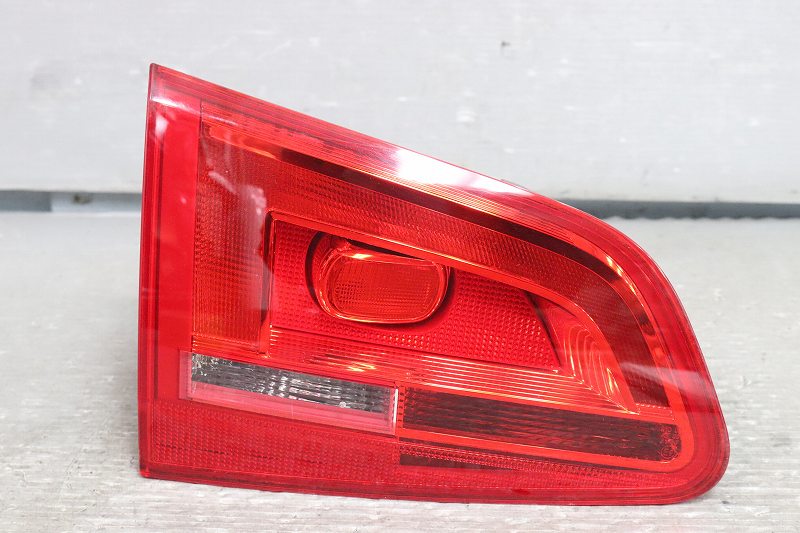 VW シャラン TSI コンフォートライン BMT 右ハンドル(7NCAV 7N) 純正 左 テールランプ フィニッシャ 7N0 945 093J 89504968 p044950 中古20240404