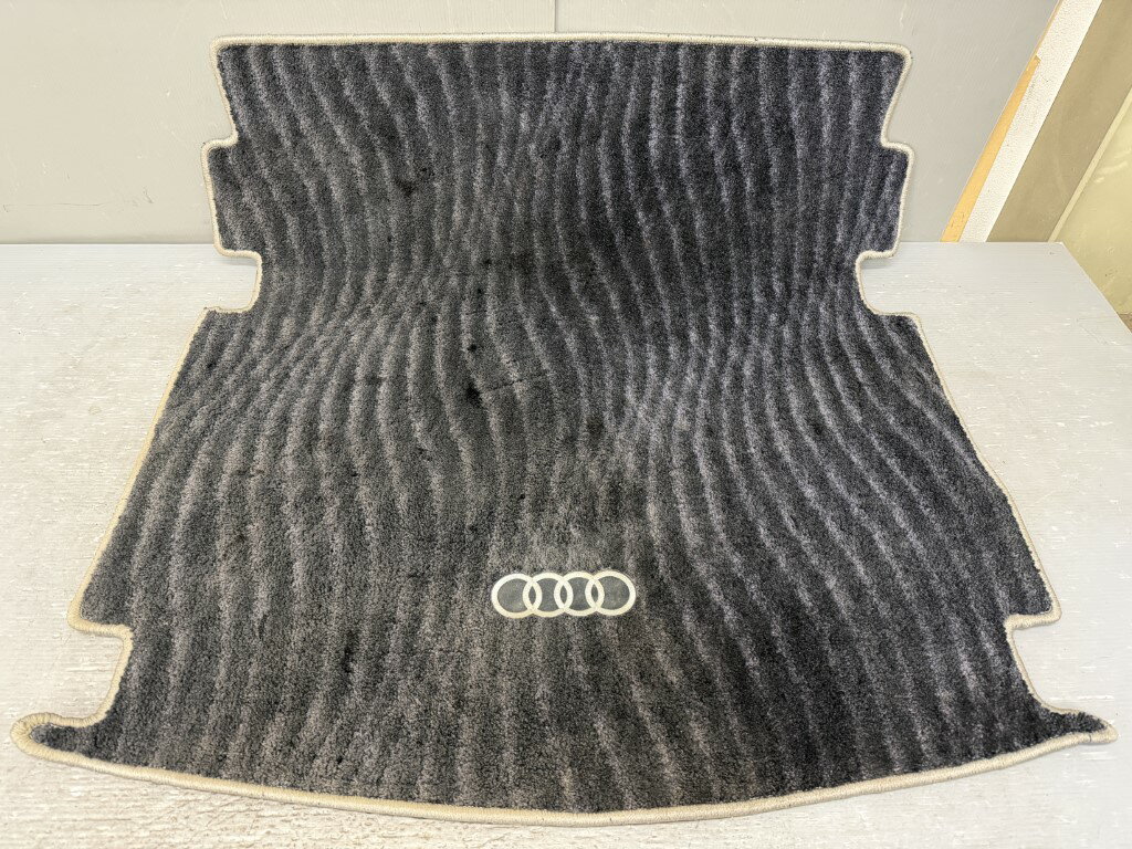 アウディ A5 クーペ(8T B8) 純正 破損無 トランクマット ラゲッジマット p060996 中古20260224