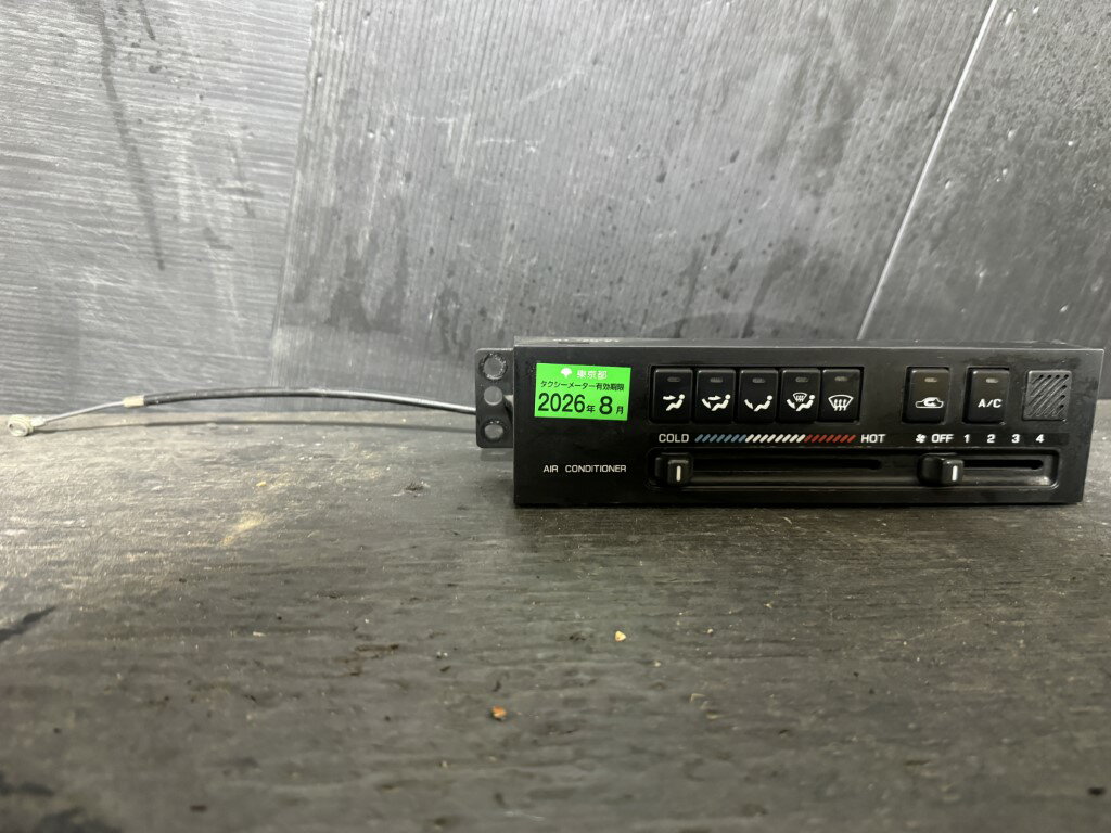 セドリック スーパーカスタム 営業車 セダン LPG(QJY31 Y31) 純正 破損無 動作保証 エアコンスイッチ p060976 中古20260224