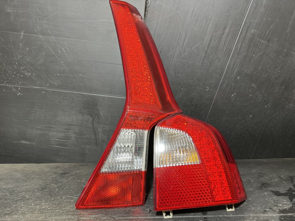 ボルボ XC70(BB BB6324XC) 社外 破損無 動作保証 右テールランプ テールライト フィニッシャー p060983 中古20260224