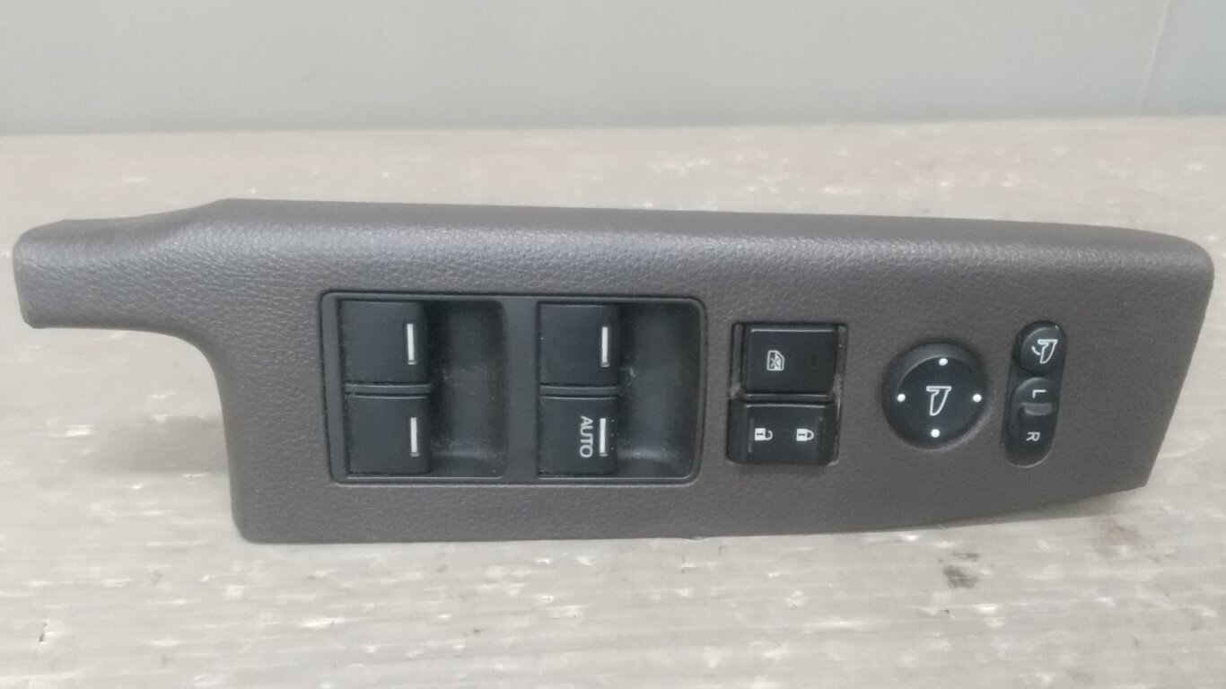 BMW 323i 3シリーズ セダン 右H(E46) 純正 破損無 動作保証 パワーウィンドウスイッチ P/Wスイッチ ベゼル付 p053029 中古20250228