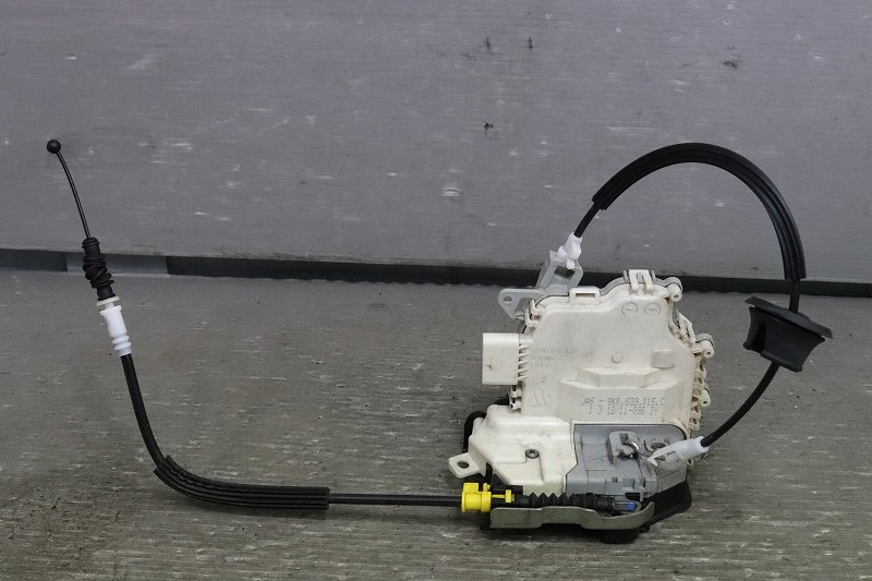 Audi アウディ A4 2.0 TSFI アバント 右ハンドル(8KCDN 8K) 純正 左 リア ドアロック アクチュエーター JA6-8K0.839.015.C p045111 中古20240410