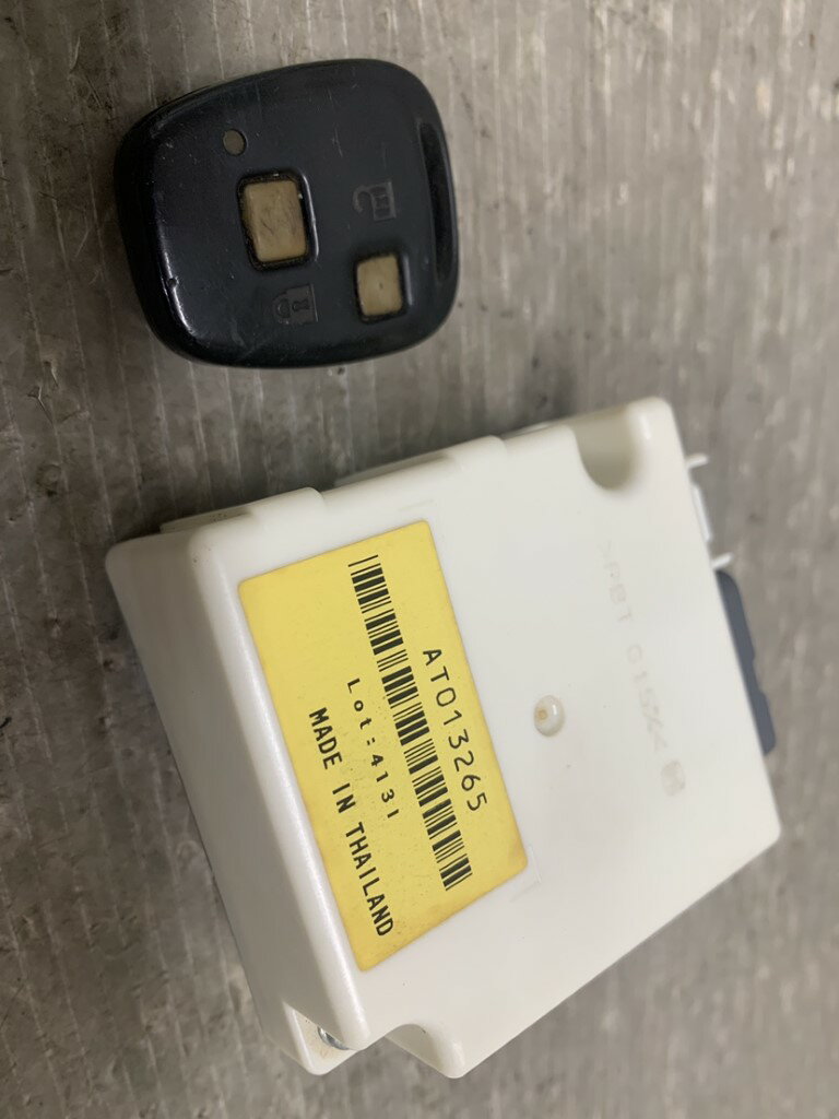 乐天商城 - トヨタ ピクシス 純正 キーレスコンピューター AT013265 p053084 中古20250227
