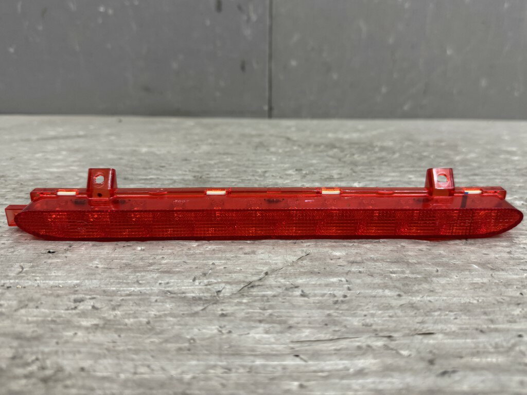 ミニクーパー S 右H(R56 MF16S) 純正 破損無 動作保証 ハイマウントランプ ストップランプ p061062 中古20260302