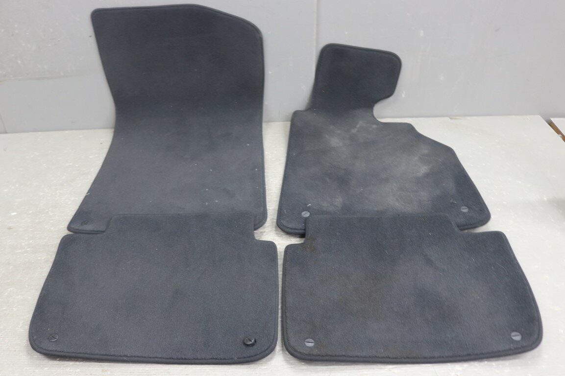 BMW 3シリーズ 320i M54(AV22 E46) 破損無 フロアマット 1台分セット p053680 中古20250401