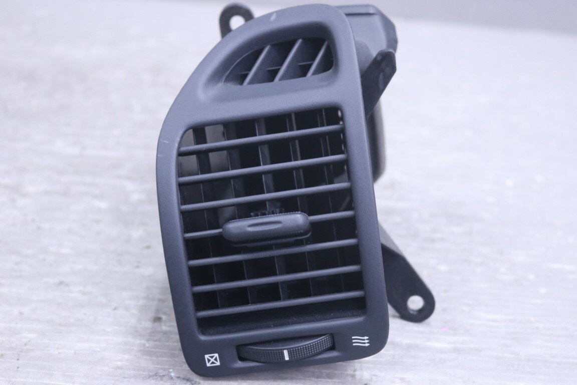 レクサス SC430 後期(UZZ40 UZZ40-DKTQK) 純正 破損無 助手席側 エアコン吹出口 p061110 中古20260305