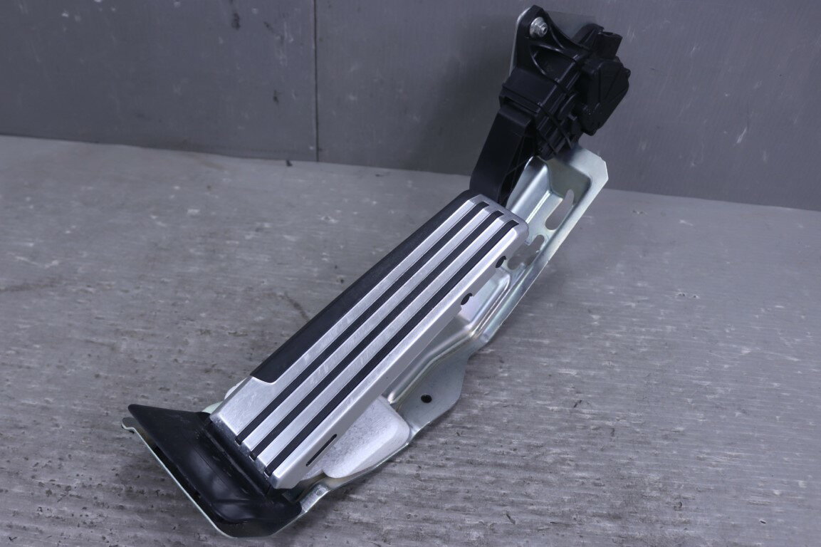 日産 フーガ 350GT TypeS 後期(PY50 Y50) 純正 破損無 アルミ アクセルペダル 18002 EG02A p061147 中古20260309