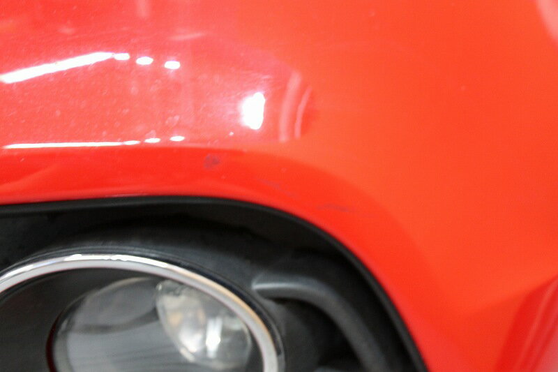 Audi アウディ A1 3ドア 右ハンドル 前期(8XCAX 8X) 純正 破損無 動作保証 フロントバンパー フロントグリル フォグランプ 赤 レッド p045623 中古20240423