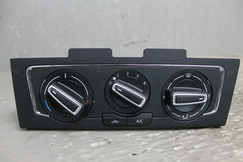 VW フォルクスワーゲン Polo ボロ TSI コンフォートライン 後期(6RCBZ) 純正 Vakeo エアコンスイッチパネル マニュアル 6C0.820.045.A p045845 中古20240425