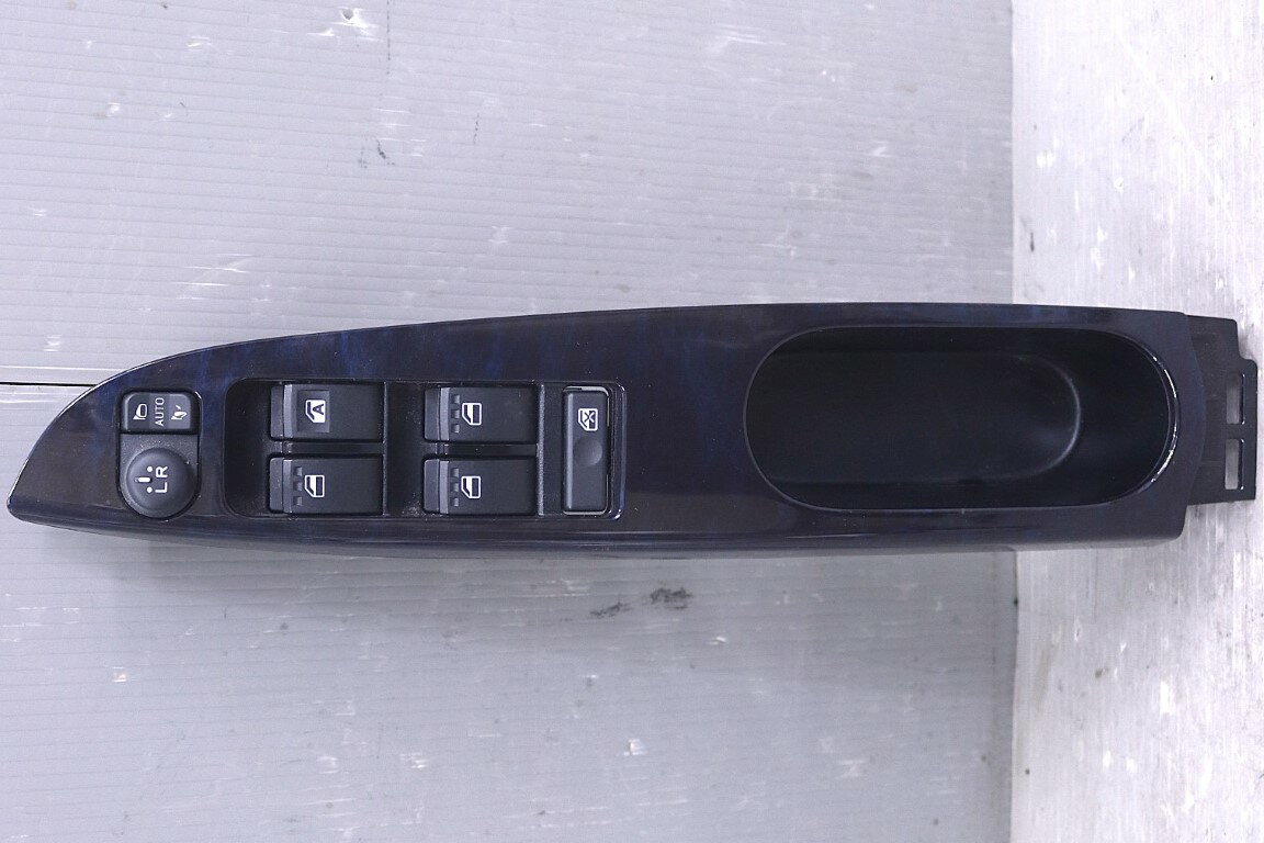 タント カスタム X トップエディション SA3 後期(LA600S) 純正 破損無 パワーウィンドウスイッチ マスタースイッチ ミラースイッチ 運転席 ベゼル付 84820-B2440 p061292 中古20260312