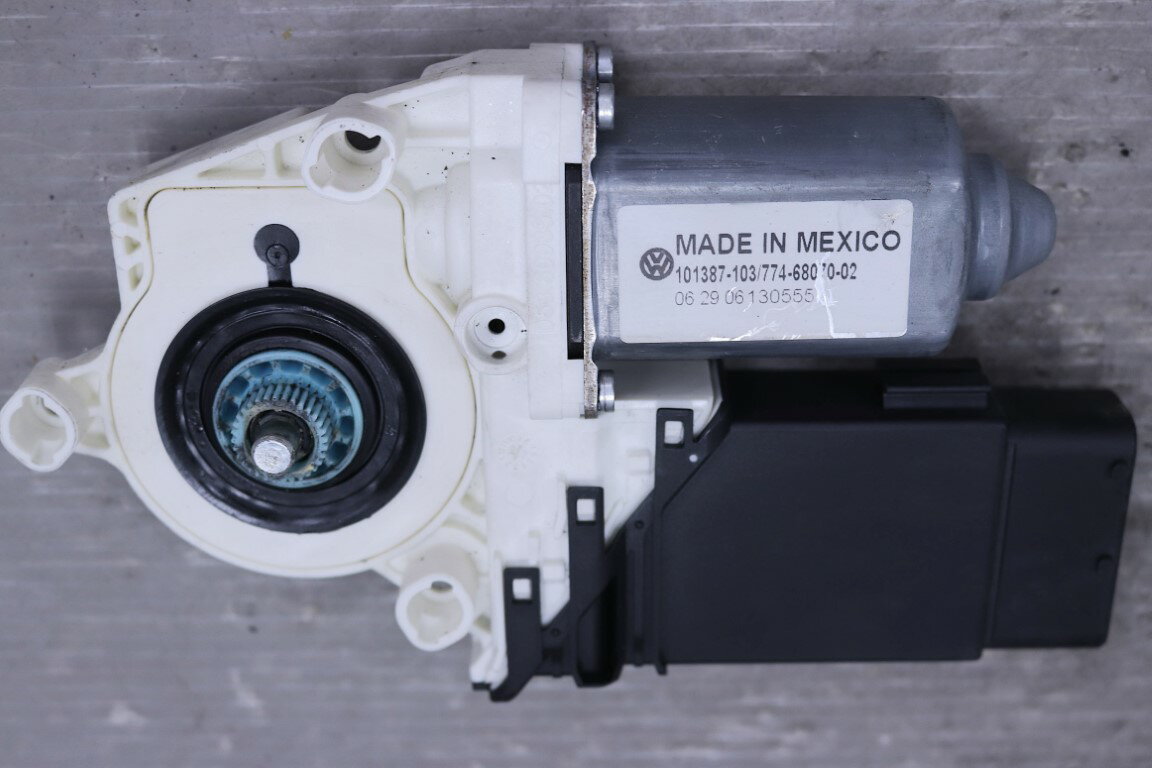 VW ニュービートル 2.0 後期(9C) 純正 破損無 右 レギュレーターモーター 68600km 1C0 959 801 p061312 中古20260314