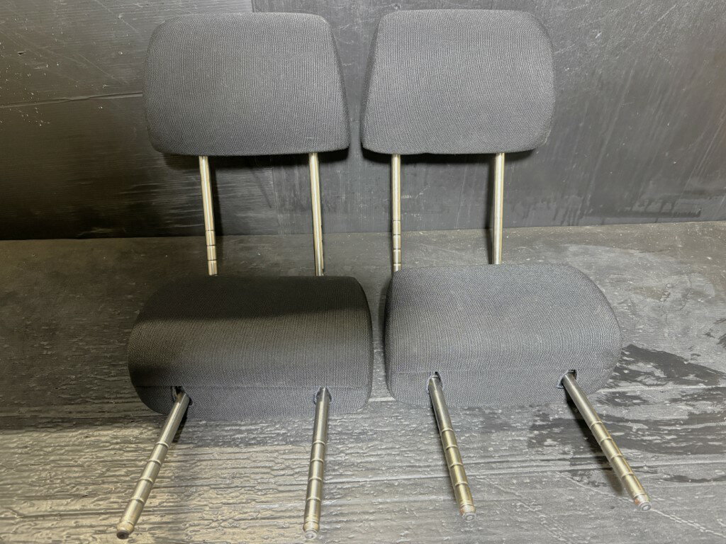 VW ニュービートル 右H 後期(9CBFS 9C) 純正 破損無 ヘッドレスト 1台分 p061389 中古20260318