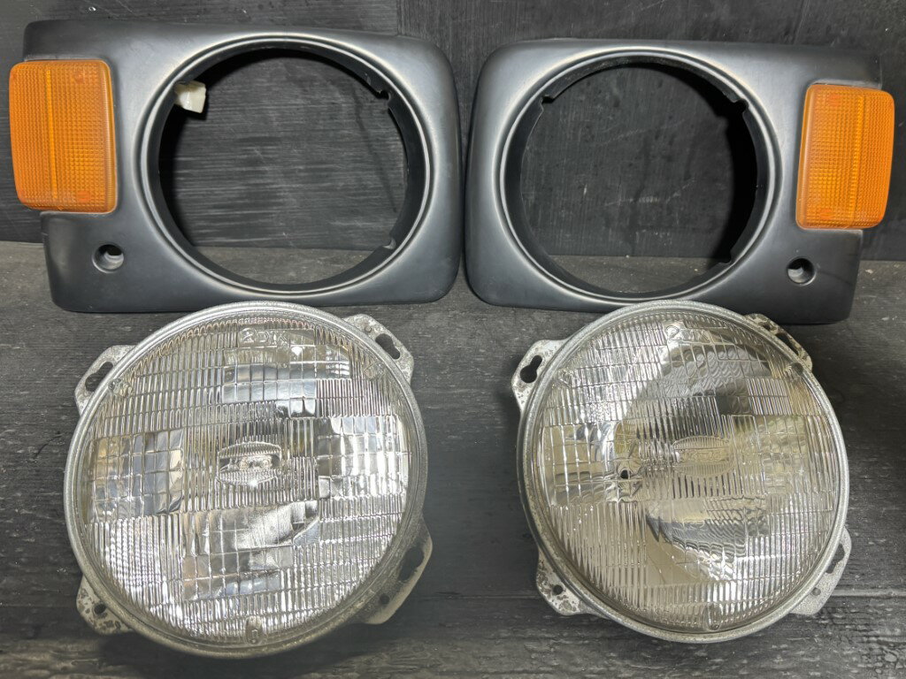 サンバー トラック 4WD A型 (KS4 KS4A3IN) 純正 OEW 破損無 動作保証 ヘッドライト ハロゲン ベゼル ウインカー 左右 2110L p061399 中古20260318