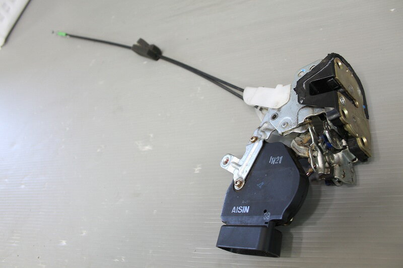 オーパ OPA A 前期(ZCT10) 純正 アイシン 右前 右 フロント ドアロック アクチュエーター p046172 中古20240425