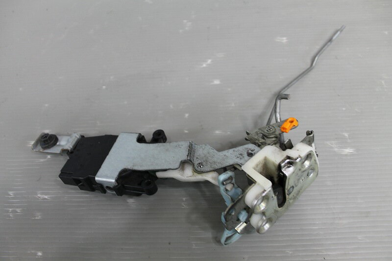 サンバー バン トランスポーター VB ハイルーフ 中期(TV1) 純正 右 前 右 フロント ドアロック アクチュエーター p046283 中古20240427