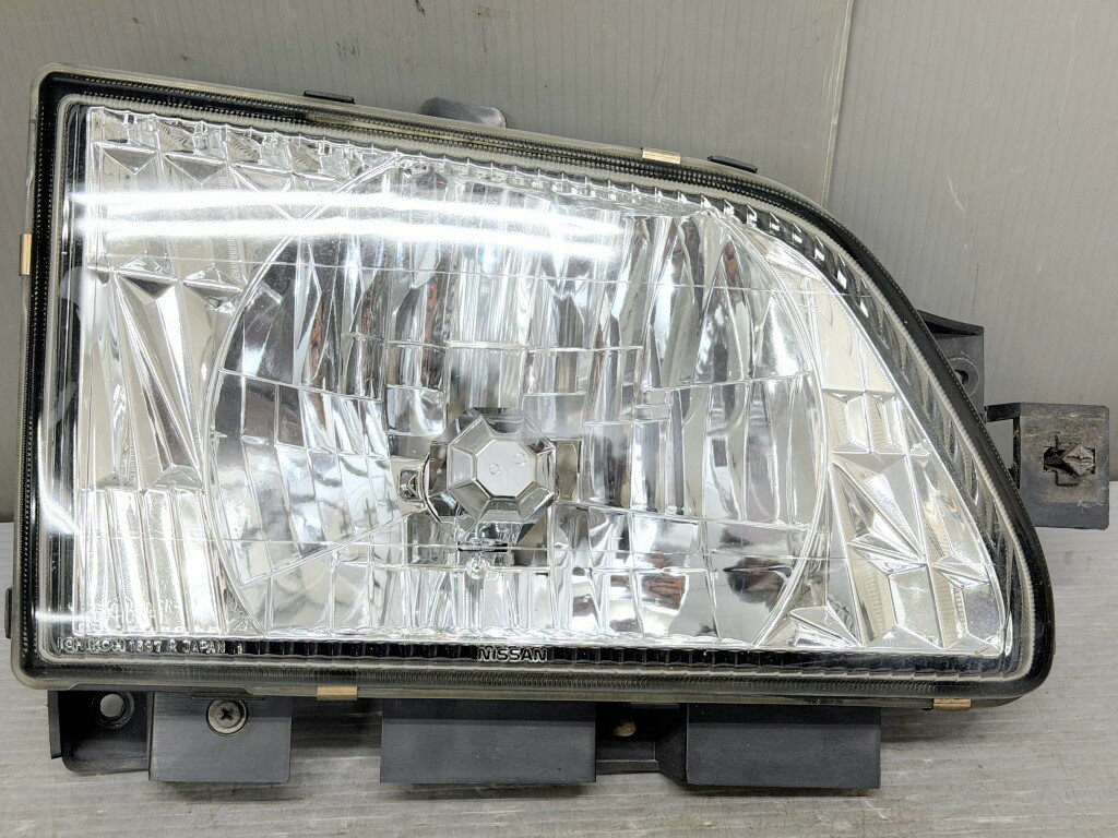 Rakuten - 日産 アトラス トラック ロングボディ 低平床 DX AT(H4F23 F23) 純正 イチコー 破損無 動作保証 右 ヘッドライト ハロゲン ヘッドランプ 1637 p061612 中古20260327