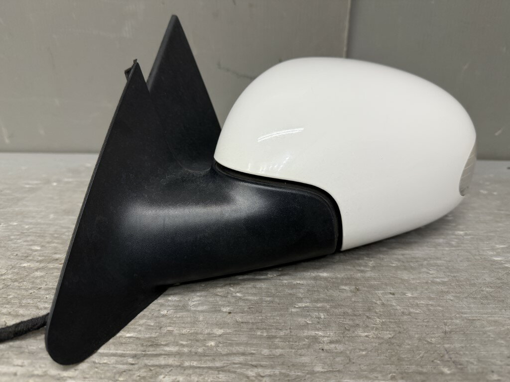 乐天商城 - VW ニュービートル 右H 後期(9CBFS 9C) 純正 破損無 動作保証 左ドアミラー ウィンカー ヒーター 電格 7P＋2P 7ピン＋2ピン サイドミラー 白 ホワイト系 p061621 中古20260327
