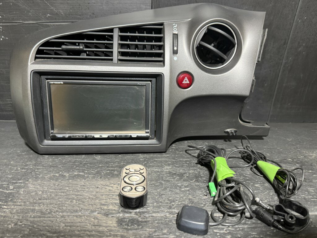 ストリーム RSZ 前期(RN8) 社外 carrozzeria カロッツェリア ナビモニター エアコン吹出口 AVIC-HRZ088 p061641 中古20260330