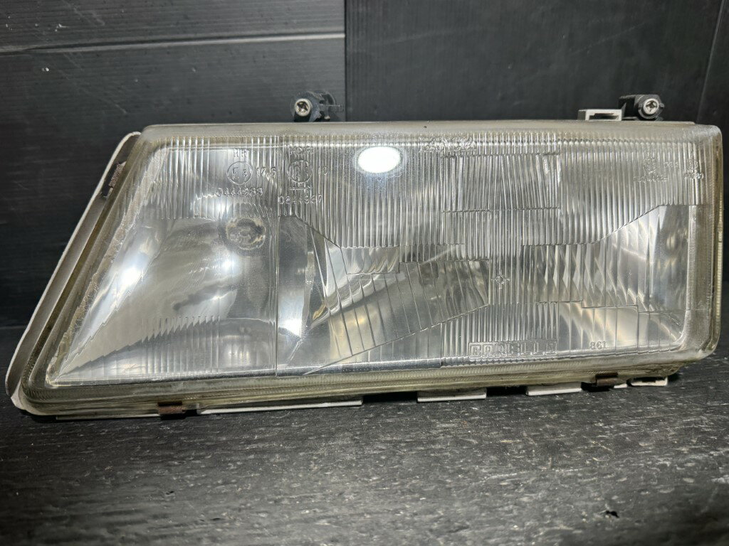 ランチア デドラ 左ハンドル MT(A835A5) 純正 Carello 左 ヘッドライト ハロゲン 861 p061650 中古20260330