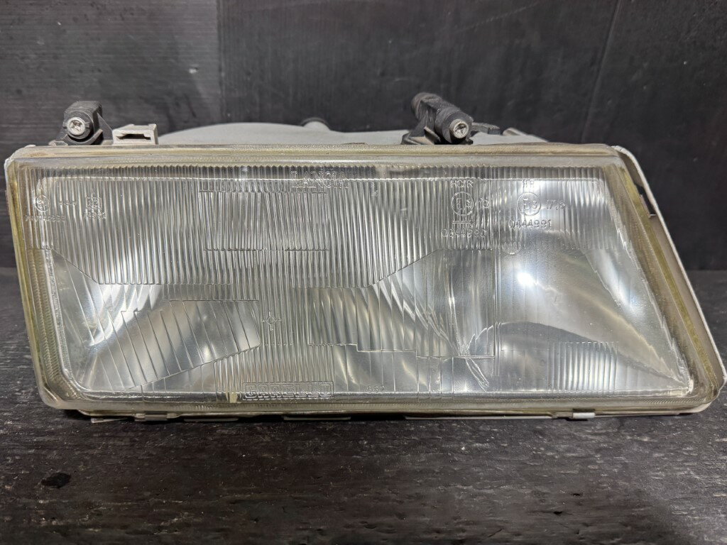 ランチア デドラ 左ハンドル MT(A835A5) 純正 CARELLO 右 ヘッドライト ハロゲン 862 p061656 中古20260331