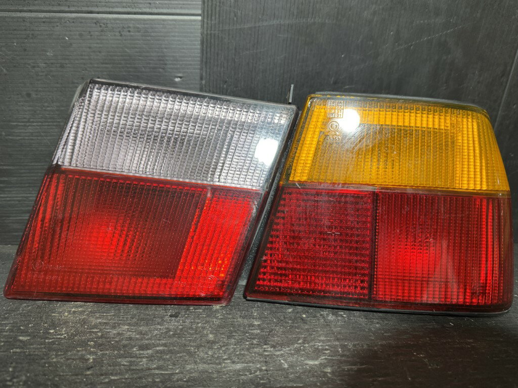ランチア デドラ 左ハンドル MT(A835A5) 純正 右 テールランプ フィニッシャー テールライト p061657 中古20260331