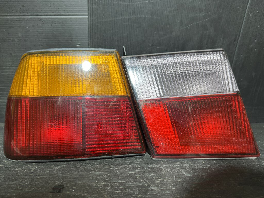 ランチア デドラ 左ハンドル MT(A835A5) 純正 左 テールランプ フィニッシャー テールライト p061658 中古20260331