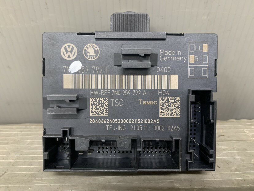 VW シャラン TSI ブルーモーション 右H(7N) 純正 左 リア ドアコントロールユニット コンピューター 左後 7N0 959 792 E p054072 中古20250410