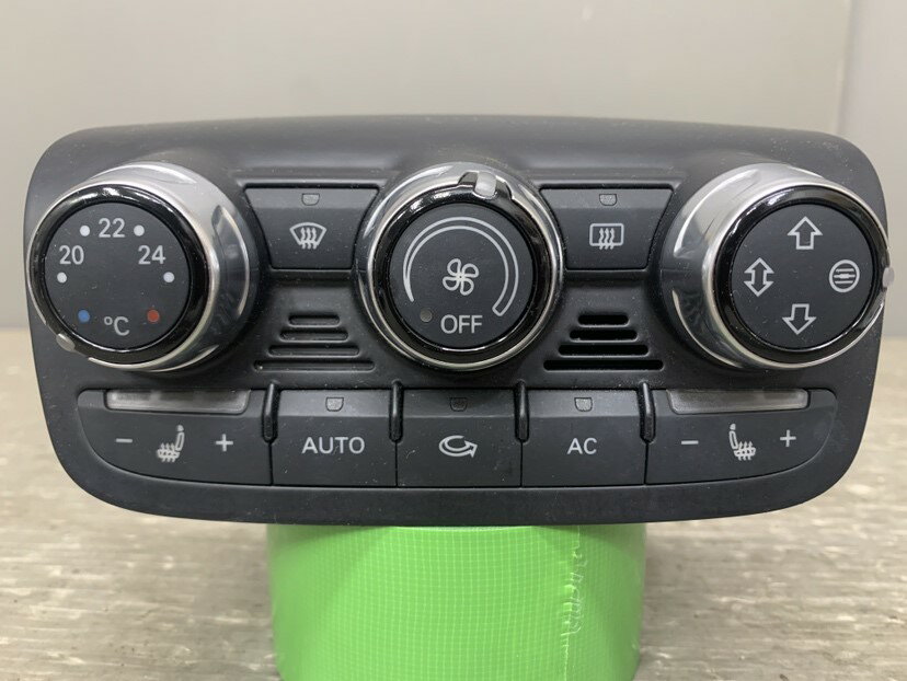 アウディ TT クーペ 2.0FSI ターボ(8JBWA 8J) 純正 破損無 動作保証 オート エアコンスイッチ A/Cスイッチ p054108 中古20250412