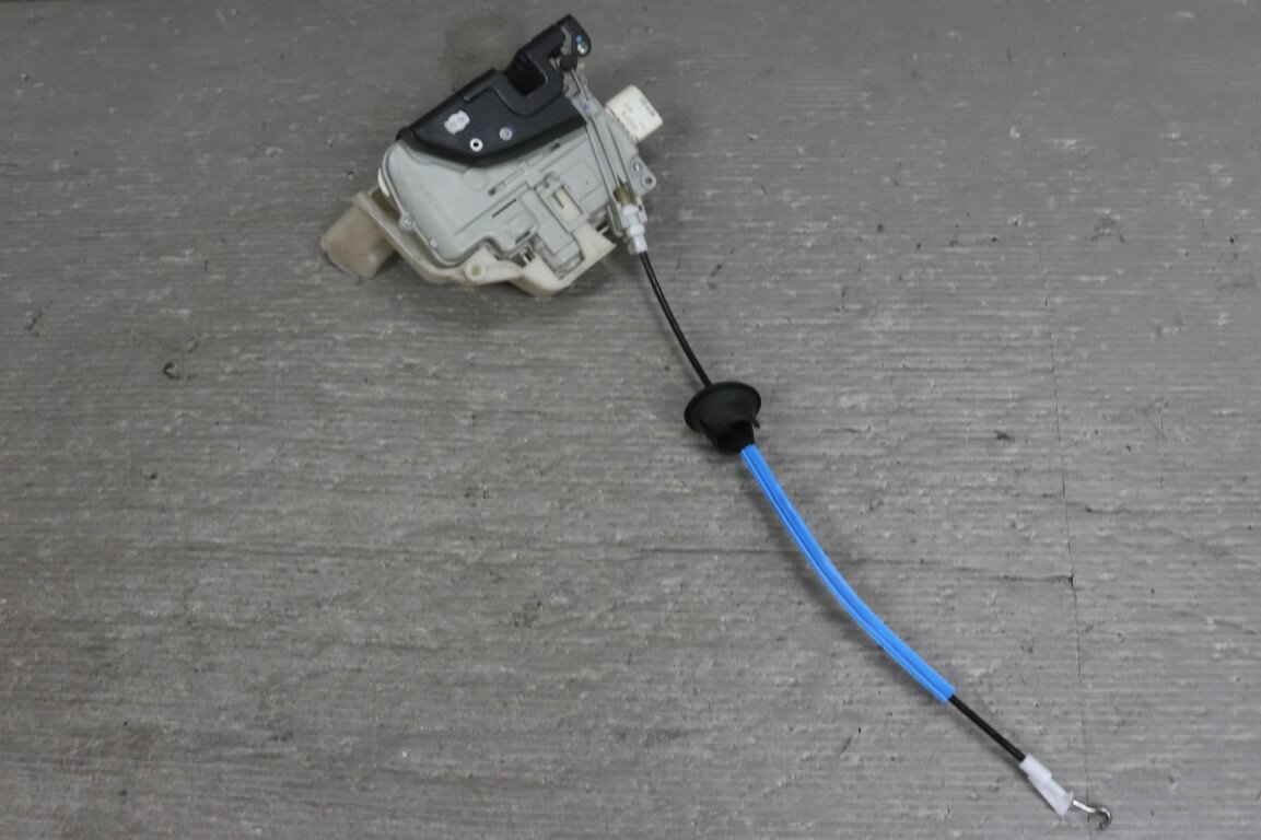 アウディ A4 アバント 1.8T(8KCDH 8K) 純正 破損無 動作保証 右前 ドアロックアクチュエーター 右 フロント 8J2 837 016 A p054098 中古20250412