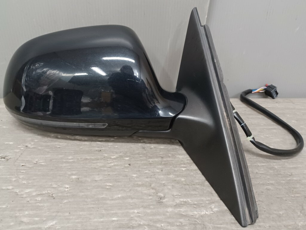 アウディ A4 セダン 1.8 TSFI(8K 8KCDH) 純正 破損無 動作保証 右 ドアミラー 電格 11P 11ピン ブラッ..