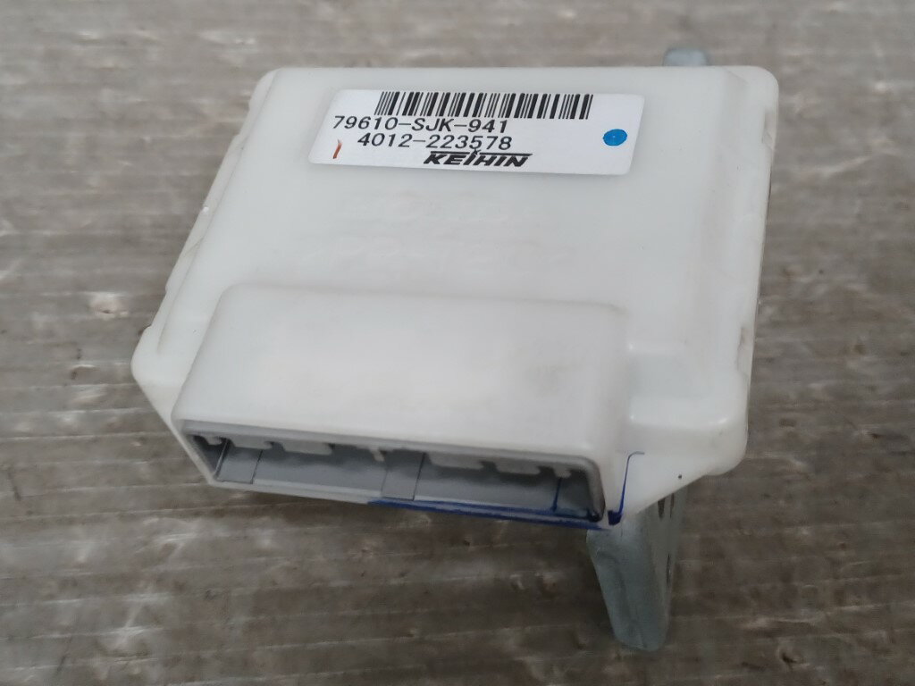 エリシオン VG 助手席リフトアップシート車 前期(RR3) 純正 破損無 動作保証 エアコンピューター 79610-SJK-941 4012-223578 p054688 中古20250427