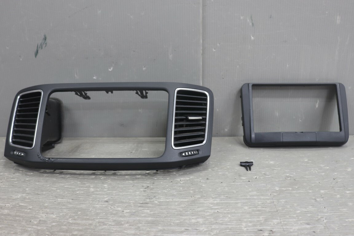 VW シャラン TSI コンフォートライン 8MT(7NCAV 7N) 純正 ナビ オーディオパネル エアコン吹出口 ナビパネル p054750 中古20250501