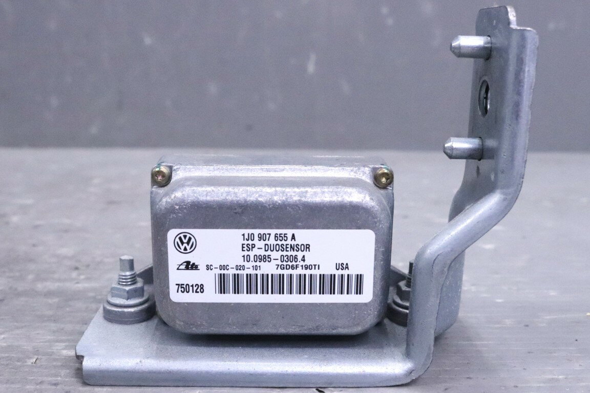 VW ニュービートル カブリオレ 右H 後期(1Y) 純正 Ate 破損無 ヨーレートセンサー 1J2 907 637 F p061795 中古20260403