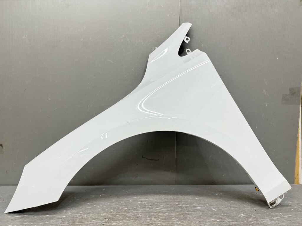 乐天商城 - ボルボ V40(MB) 純正 左フロントフェンダー フェンダーパネル ホワイト系 p061814 中古20260403