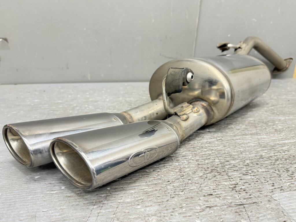 トヨタ プリウス(ZVW30) 社外 ガナドール GANADOR オーバル デュアル マフラー PASION ステンレス JQR認証 10101136 p061815 中古20260403