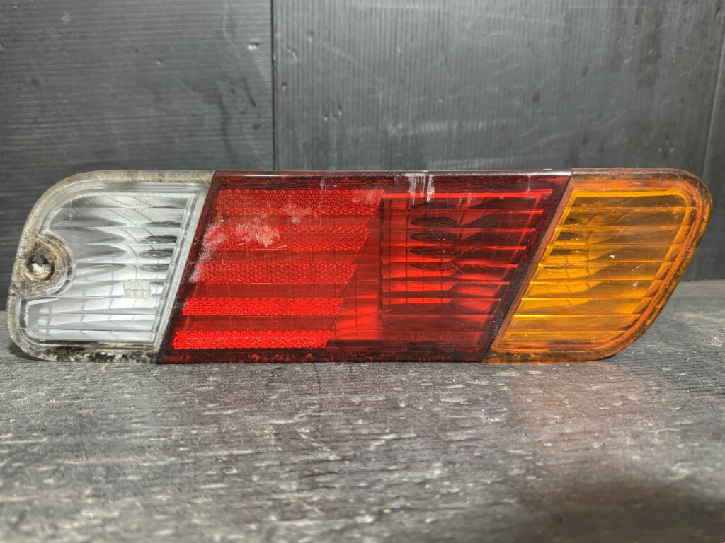 Rakuten - 三菱 ミニキャブ トラック(U62T) 純正 スタンレー 破損無 動作保証 右テールランプ テールライト P1725 p061822 中古20260404