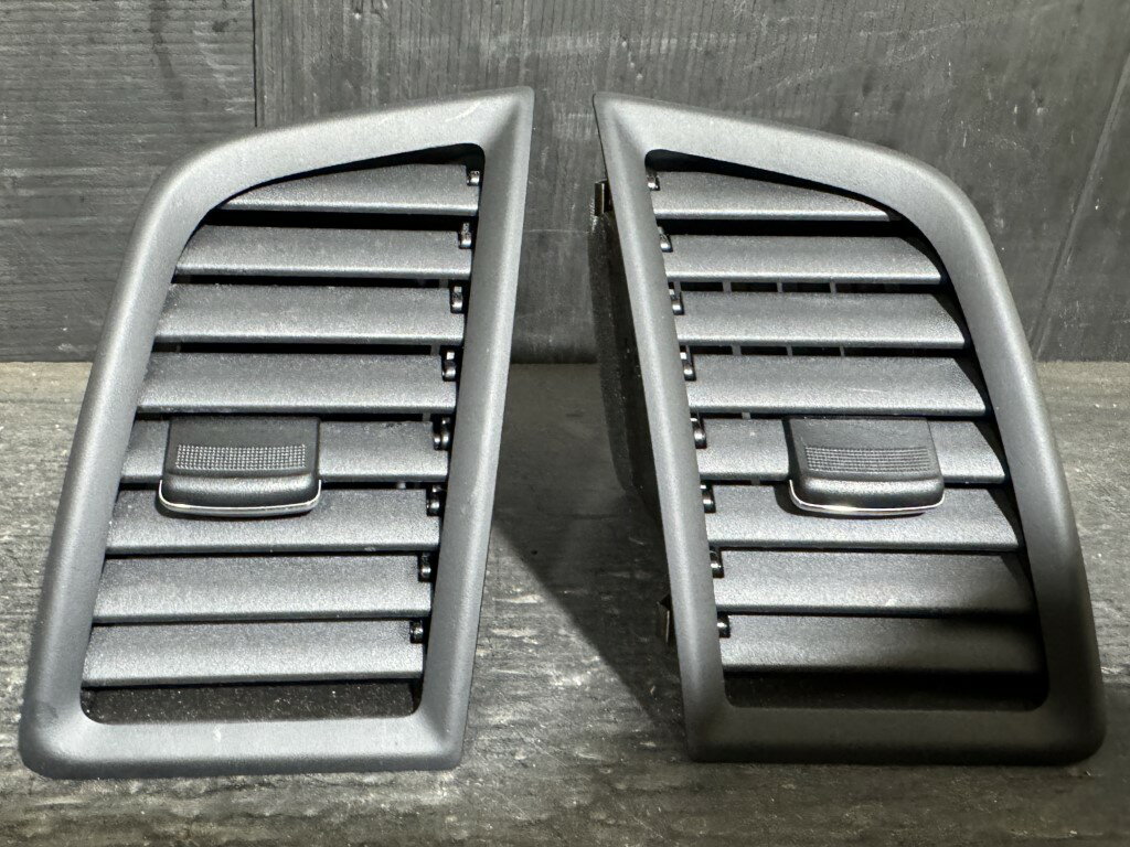 三菱 RVR G 中期(GA4W) 純正 破損無 動作保証 エアコン吹出口 左右 8030A157 p061826 中古20260404