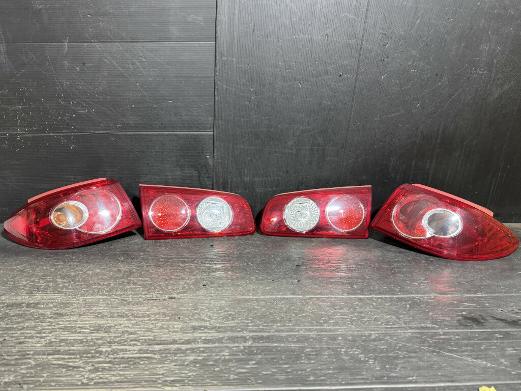 デミオ Stardust Pink 前期(DY5W) 純正 スタンレー 破損無 動作保証 テールランプ テールライト フィニッシャー 左右 P4420 P4419 p061836 中古20260404