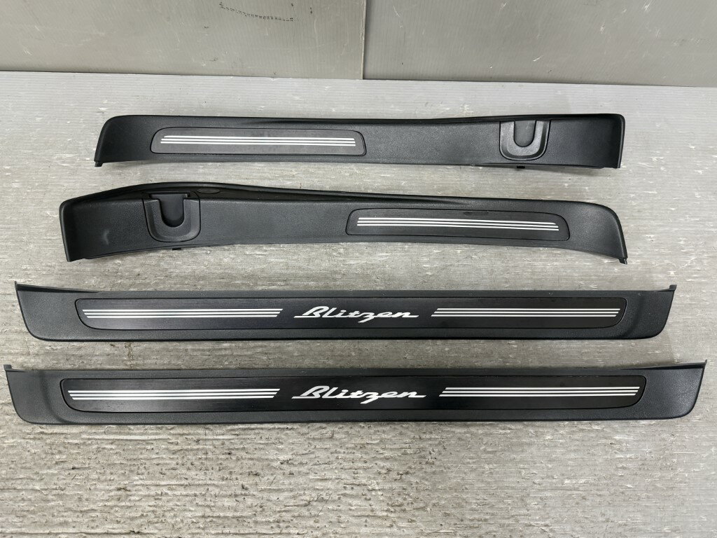 乐天商城 - レガシィ ツーリングワゴン ブリッツェン C型 (BP5 BP5CSEV 22H) 純正 破損無 スカッフプレート 1台分 94060AG070 p061900 中古20260410