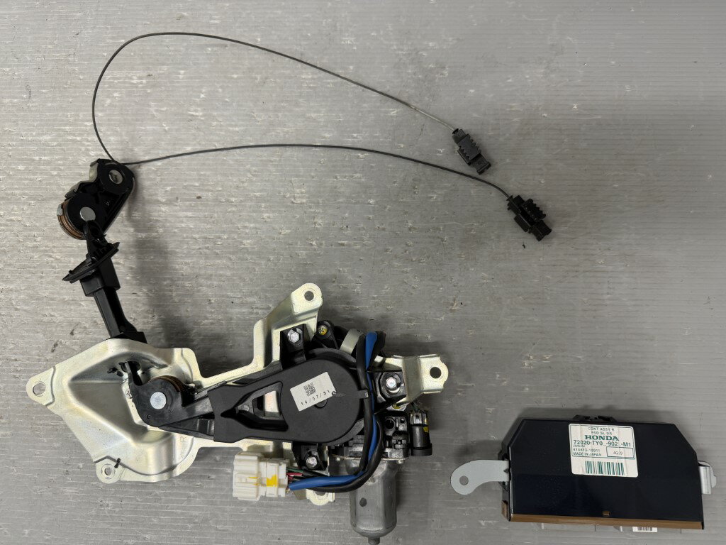 ホンダ N-BOX SSパッケージ 中期(JF1) 純正 アイシン 破損無 動作保証 右 後 パワースライドドアモーター コンピューター付 72020-TY0-902-M1 p061946 中古20260411